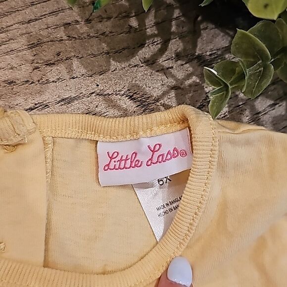 Yellow floral butterfly top 6X - Picture 3 of 7